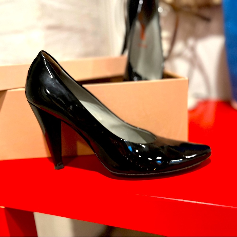 Miu miu size 9 (39.5 euro size), heels. Worn but not much and in good shape.